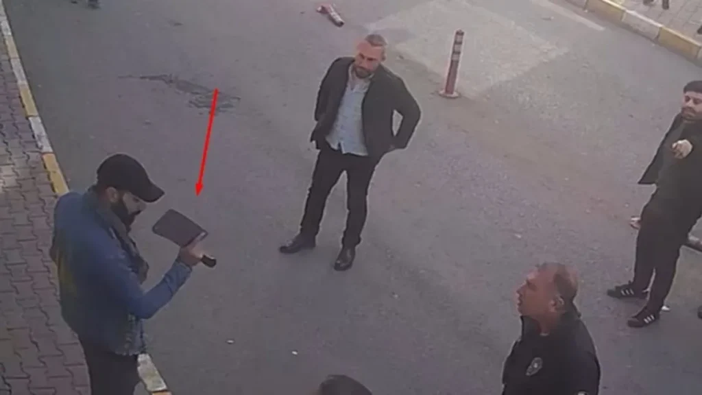 Iğdır’da AK Parti İl Binasına satırlı saldırı! Gözaltına alındı